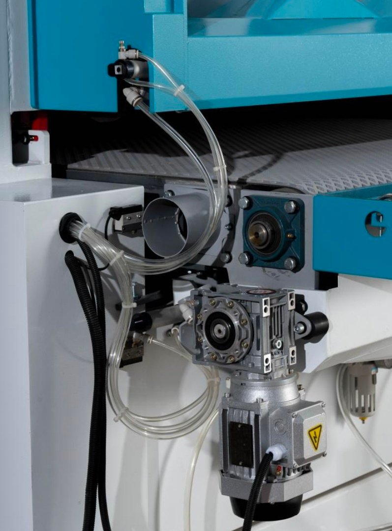 Dust brush device for keyboard sander